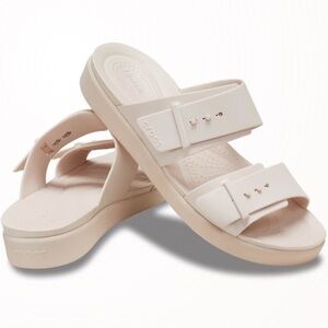 NWT Crocs Brooklyn Buckle Low Low in Quartz